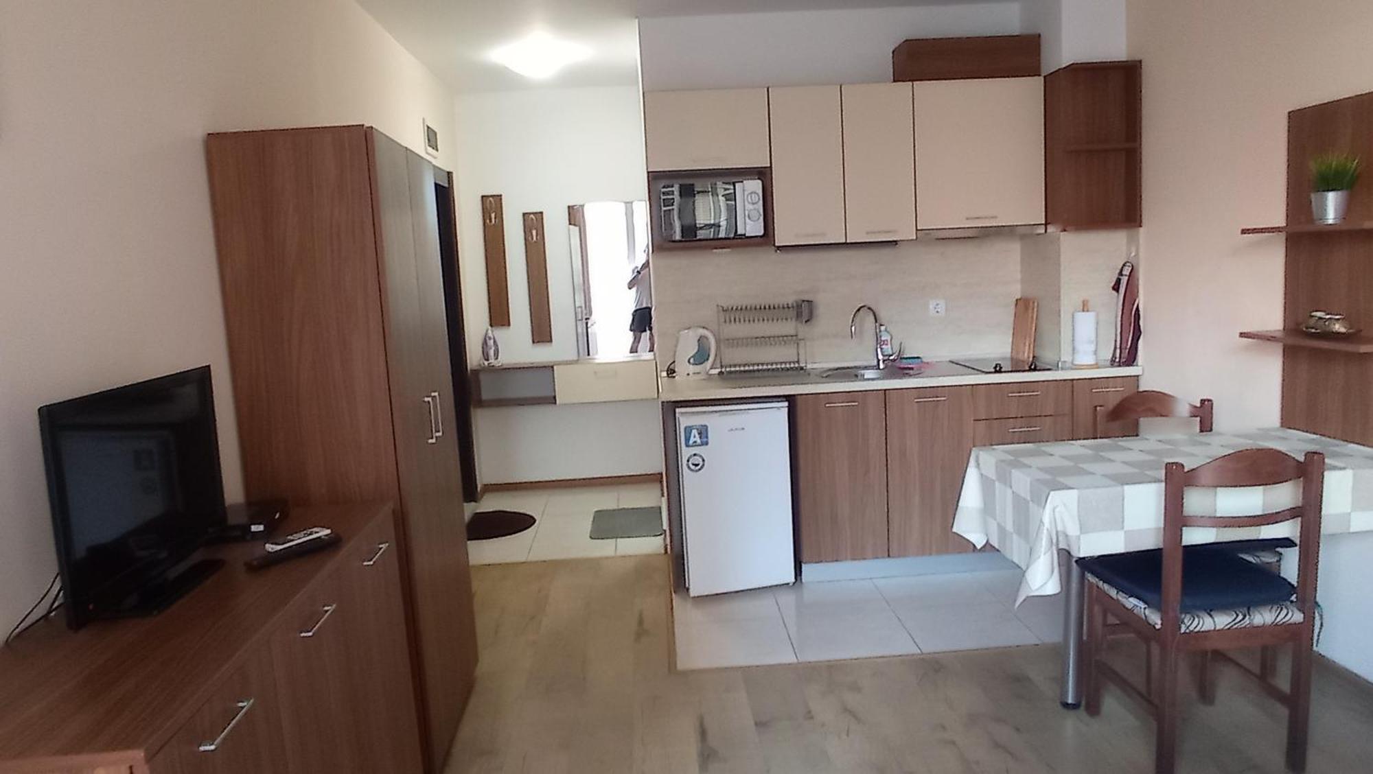 Apartments Vesi And Gery Pomorie Esterno foto